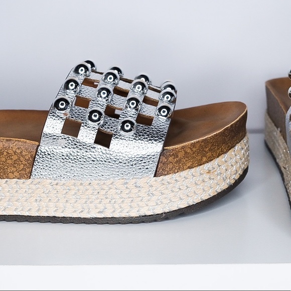 Sandals - Picture 3 of 3